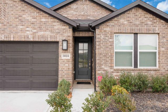 3024 Daw Boardwalk Drive, La Porte, TX 77571