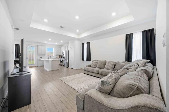 3024 Daw Boardwalk Drive, La Porte, TX 77571