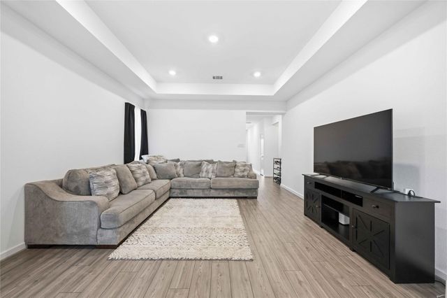 3024 Daw Boardwalk Drive, La Porte, TX 77571