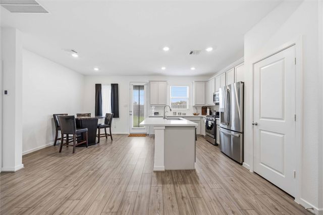 3024 Daw Boardwalk Drive, La Porte, TX 77571