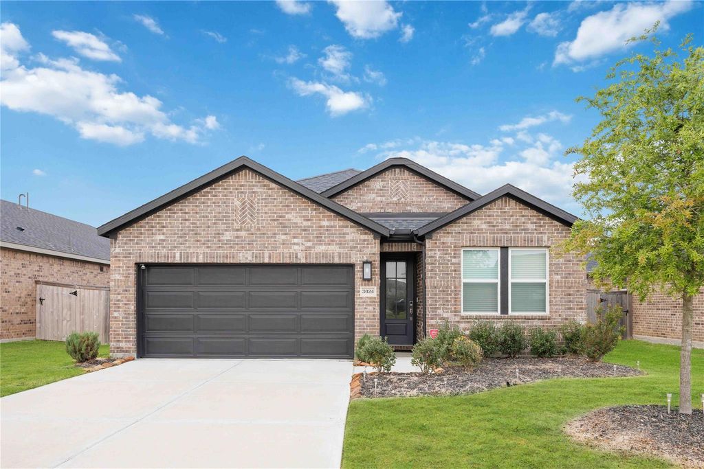 3024 Daw Boardwalk Drive, La Porte, TX 77571