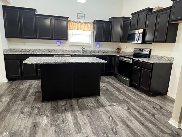 1181 S Aberdeen Drive, Franklin, IN 46131