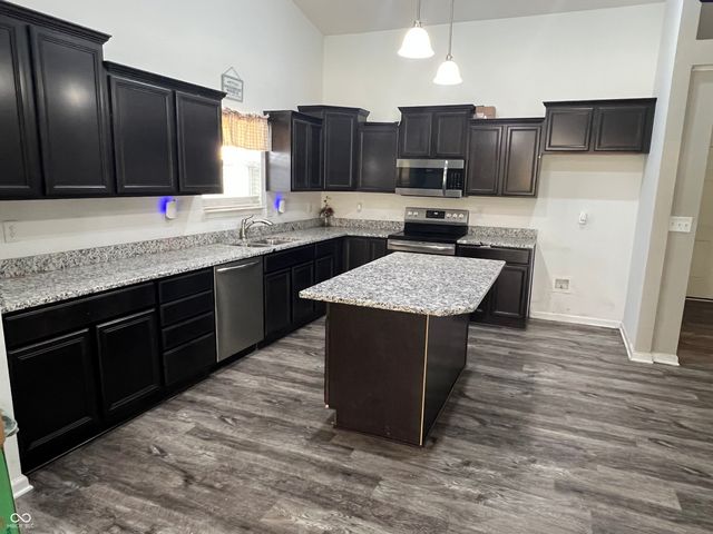 1181 S Aberdeen Drive, Franklin, IN 46131