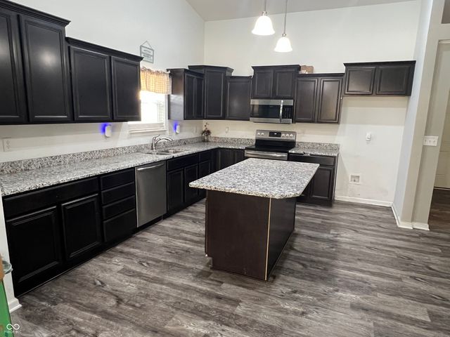 1181 S Aberdeen Drive, Franklin, IN 46131