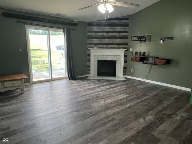 1181 S Aberdeen Drive, Franklin, IN 46131