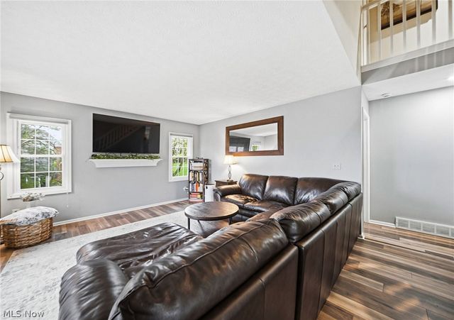 1960 Deerhaven Lane, Broadview Heights, OH 44147