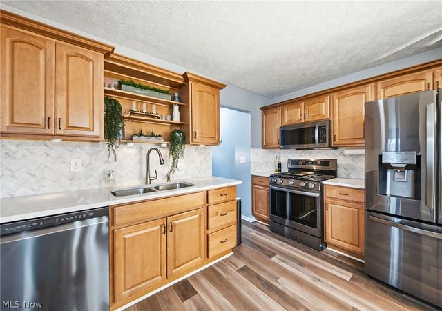 1960 Deerhaven Lane, Broadview Heights, OH 44147