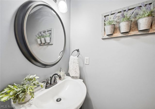 1960 Deerhaven Lane, Broadview Heights, OH 44147