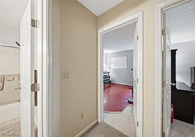 1960 Deerhaven Lane, Broadview Heights, OH 44147