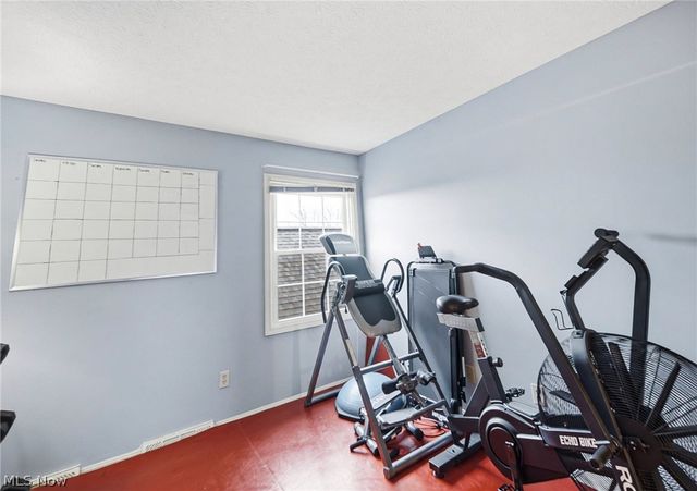 1960 Deerhaven Lane, Broadview Heights, OH 44147