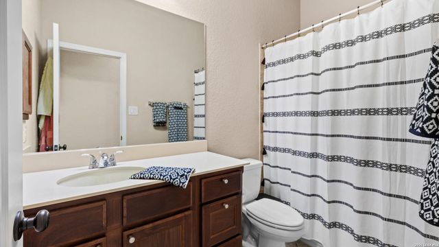 2152 Pioneer Pass, Seguin, TX 78155