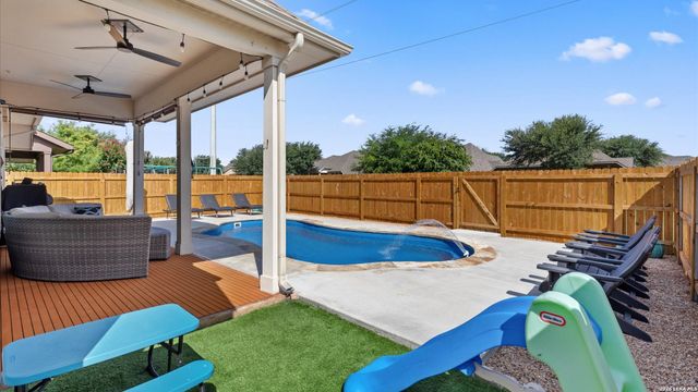 2152 Pioneer Pass, Seguin, TX 78155