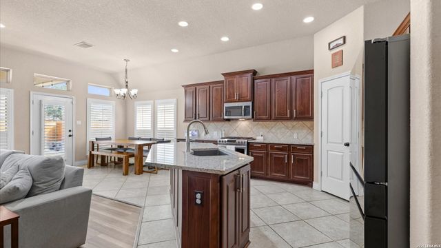2152 Pioneer Pass, Seguin, TX 78155