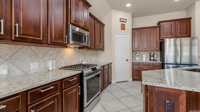 2152 Pioneer Pass, Seguin, TX 78155