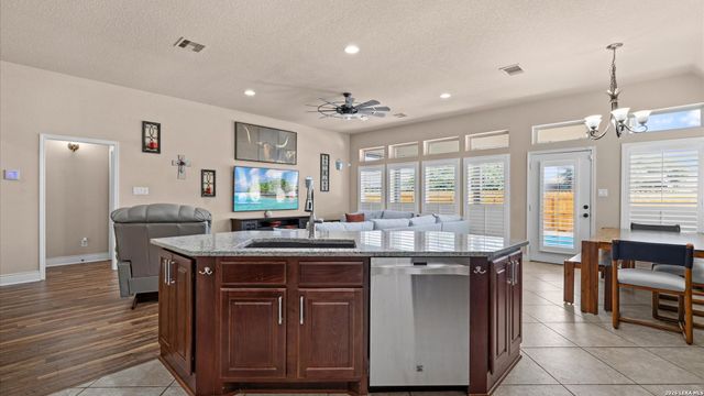 2152 Pioneer Pass, Seguin, TX 78155