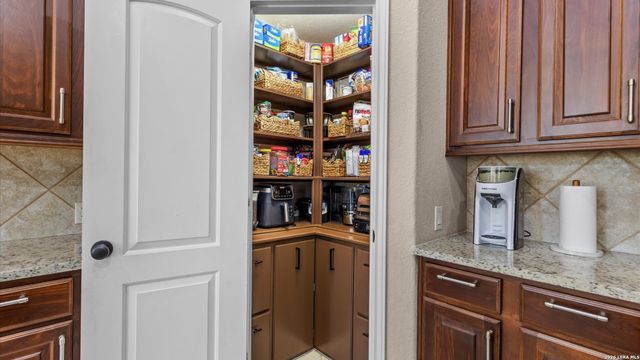 2152 Pioneer Pass, Seguin, TX 78155