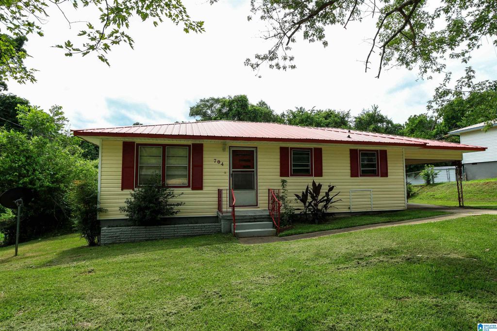 704 OLGA ANN DRIVE, Weaver, AL 36277