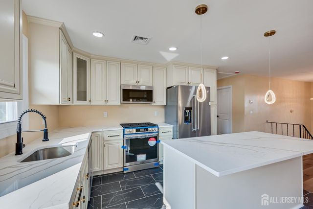 134 frank Street, Franklin Twsp, NJ 08873