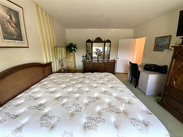 27010 Grand Central Parkway 2C, Floral Park, NY 11005