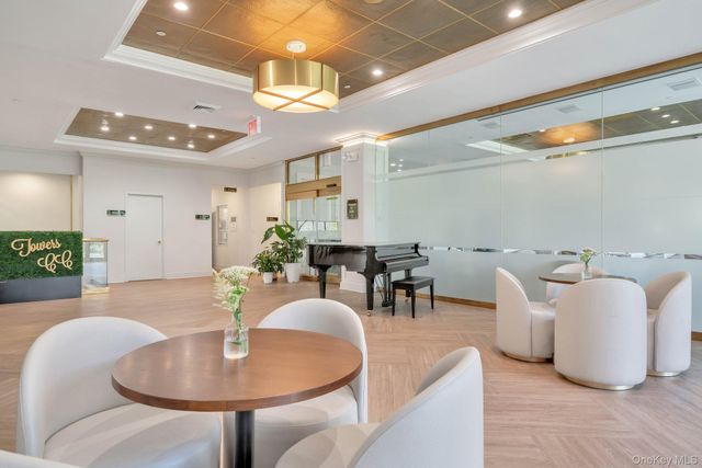 27010 Grand Central Parkway 2C, Floral Park, NY 11005