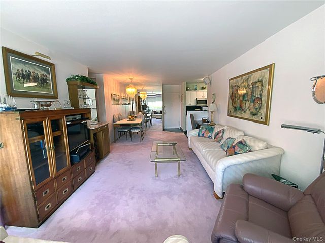 27010 Grand Central Parkway 2C, Floral Park, NY 11005