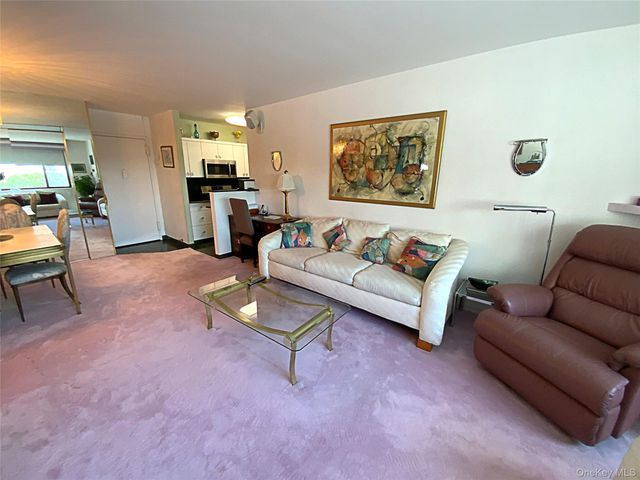 27010 Grand Central Parkway 2C, Floral Park, NY 11005