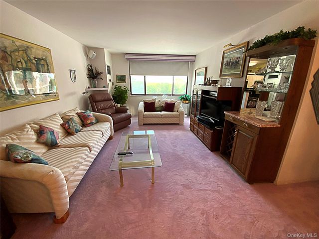 27010 Grand Central Parkway 2C, Floral Park, NY 11005