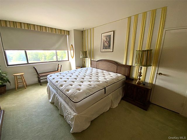 27010 Grand Central Parkway 2C, Floral Park, NY 11005