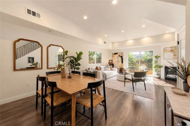 14702 Magnolia Boulevard 105, Sherman Oaks, CA 91403