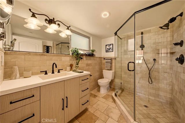 14702 Magnolia Boulevard 105, Sherman Oaks, CA 91403