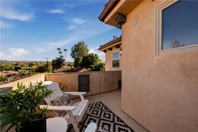 14702 Magnolia Boulevard 105, Sherman Oaks, CA 91403
