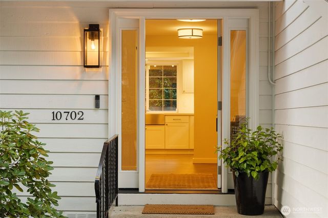 10702 NE 144th Court, Kirkland, WA 98034