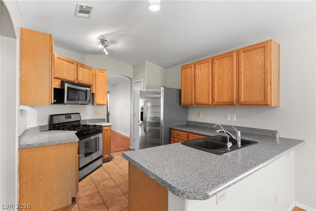 593 Fox Chase Street, Henderson, NV 89015 — photo 5