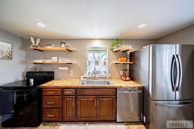 1060 Bear Avenue, Idaho Falls, ID 83402