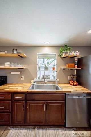 1060 Bear Avenue, Idaho Falls, ID 83402