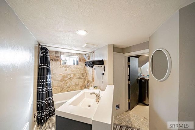 1060 Bear Avenue, Idaho Falls, ID 83402