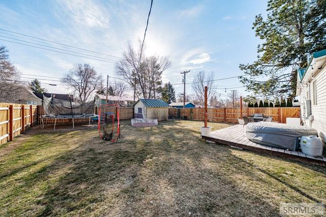 1060 Bear Avenue, Idaho Falls, ID 83402