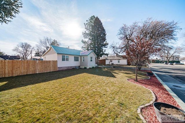 1060 Bear Avenue, Idaho Falls, ID 83402