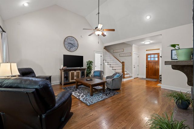 8217 Robertsview Drive, Ooltewah, TN 37363