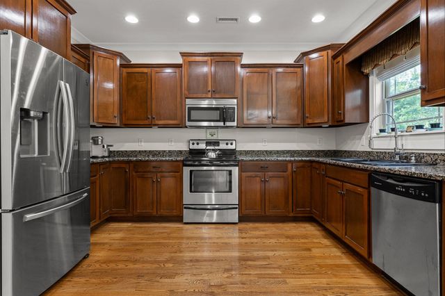 8217 Robertsview Drive, Ooltewah, TN 37363