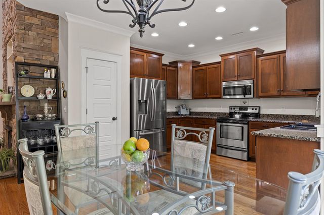 8217 Robertsview Drive, Ooltewah, TN 37363