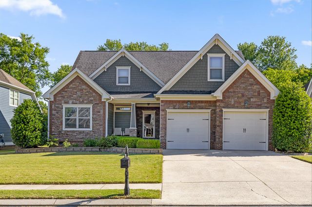 8217 Robertsview Drive, Ooltewah, TN 37363