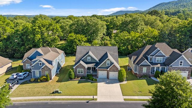 8217 Robertsview Drive, Ooltewah, TN 37363