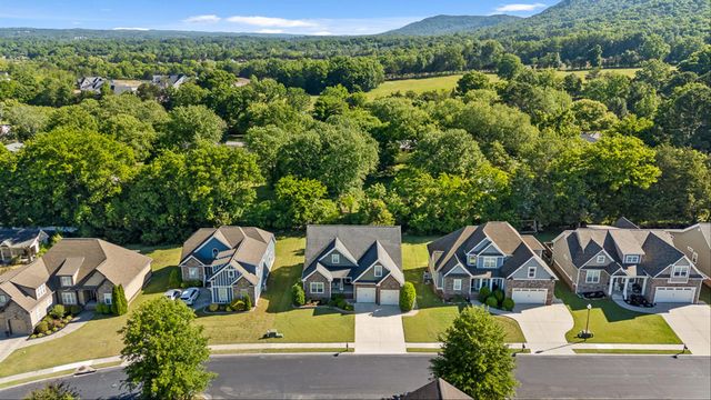 8217 Robertsview Drive, Ooltewah, TN 37363
