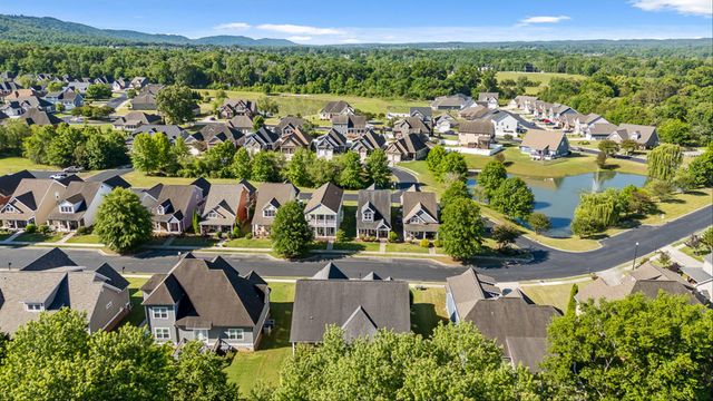 8217 Robertsview Drive, Ooltewah, TN 37363