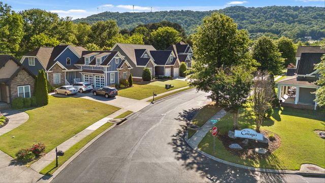 8217 Robertsview Drive, Ooltewah, TN 37363