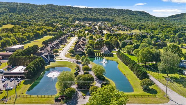 8217 Robertsview Drive, Ooltewah, TN 37363