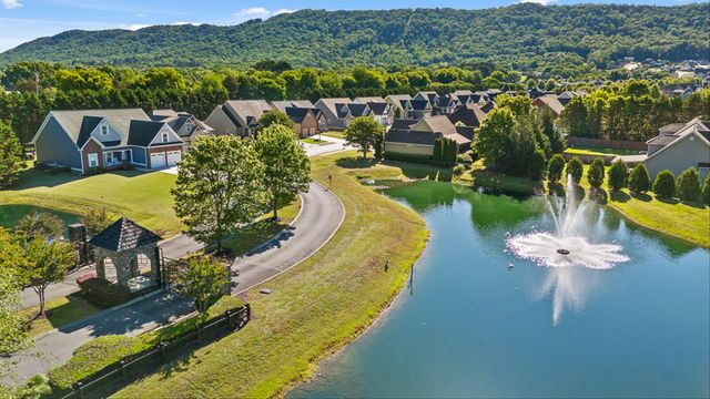 8217 Robertsview Drive, Ooltewah, TN 37363