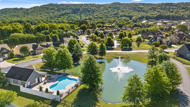 8217 Robertsview Drive, Ooltewah, TN 37363