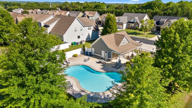 8217 Robertsview Drive, Ooltewah, TN 37363
